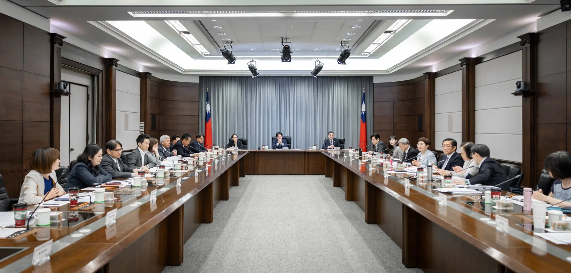 116年度中央政府總預算案已籌編完成，行政院於今日上午報告編列情形。總統府提供