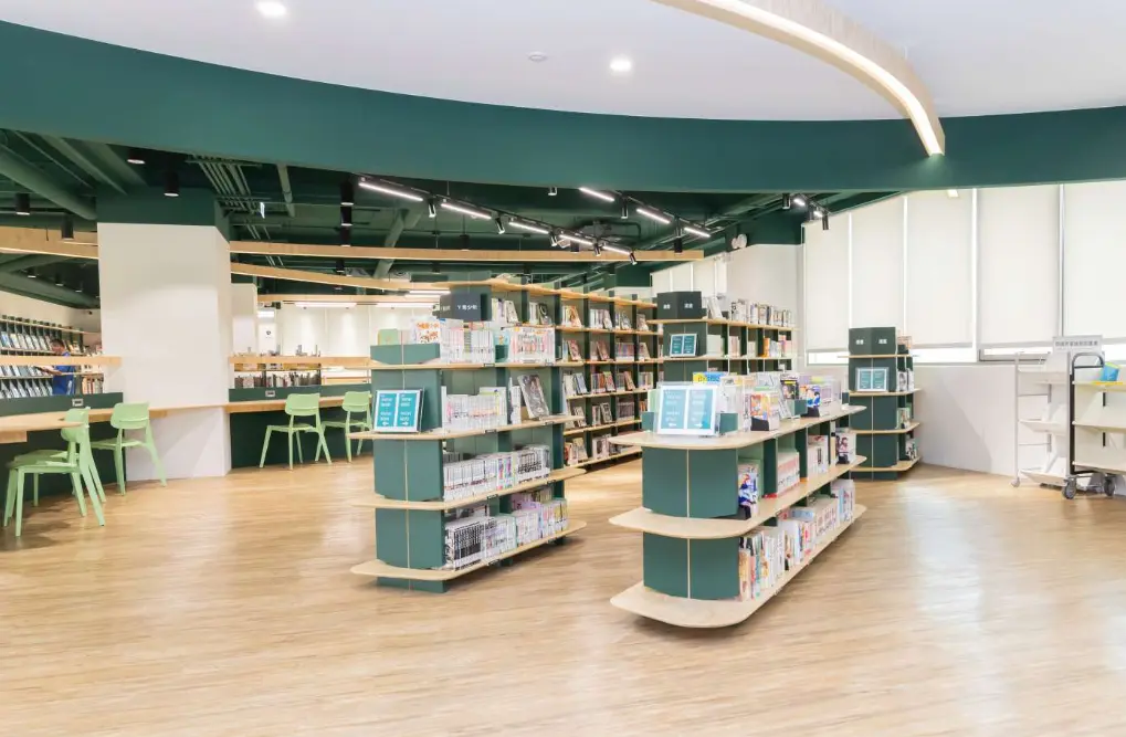 新竹市立圖書館龍山分館館舍一隅。新竹市政府提供