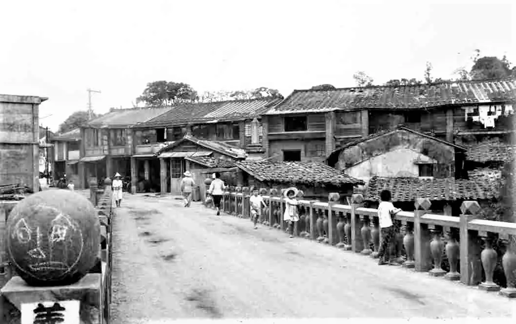 芎林鄉呈甘橋的舊貌。1960年代,芎林。劉名揚提供