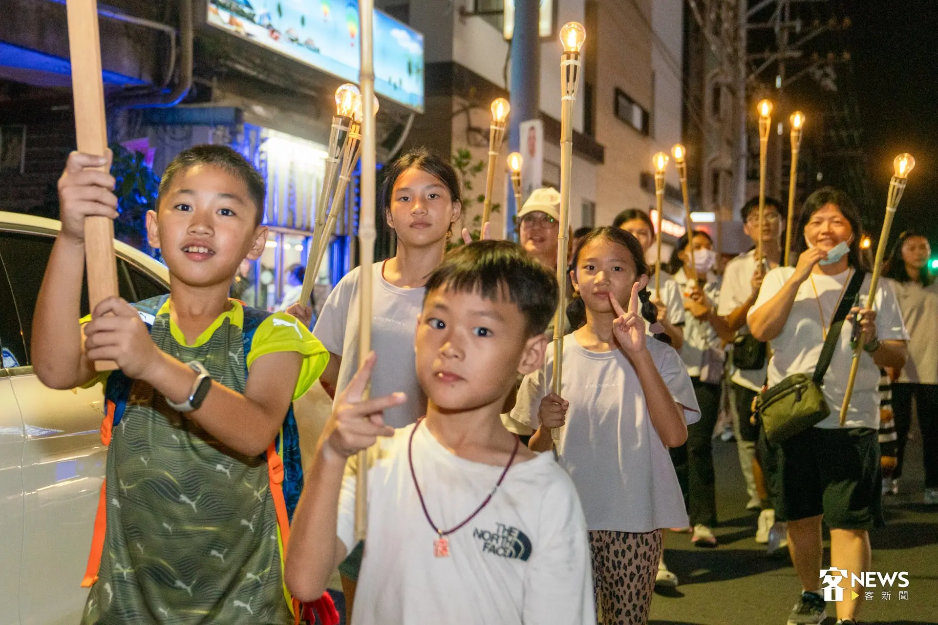 澹仔火照亮詔安客庄！千人夜遊崙背　學童自信喊「走完全程」