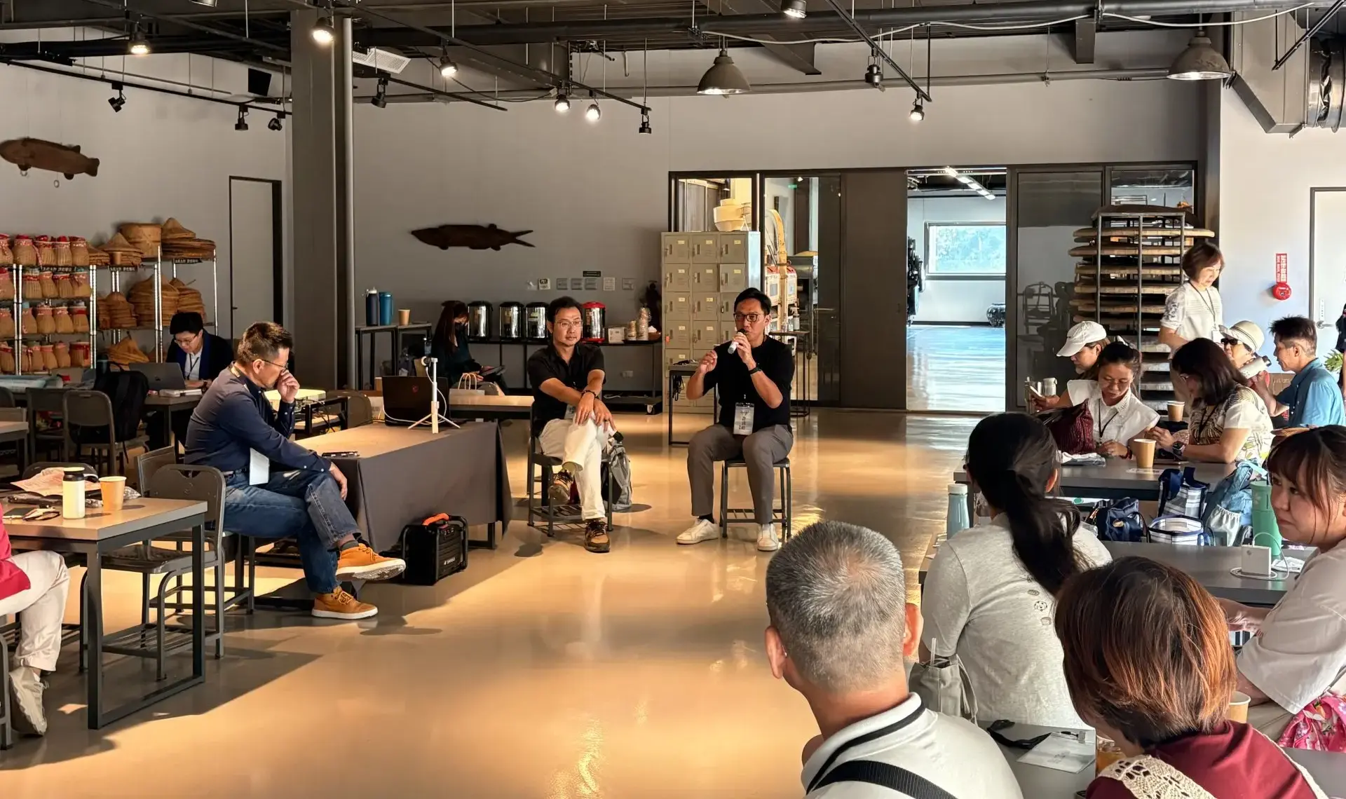 新竹生活美學館舉辦北區百大文化基地交流分享會議,第一場在苗栗銅鑼茶廠登場。文化部提供