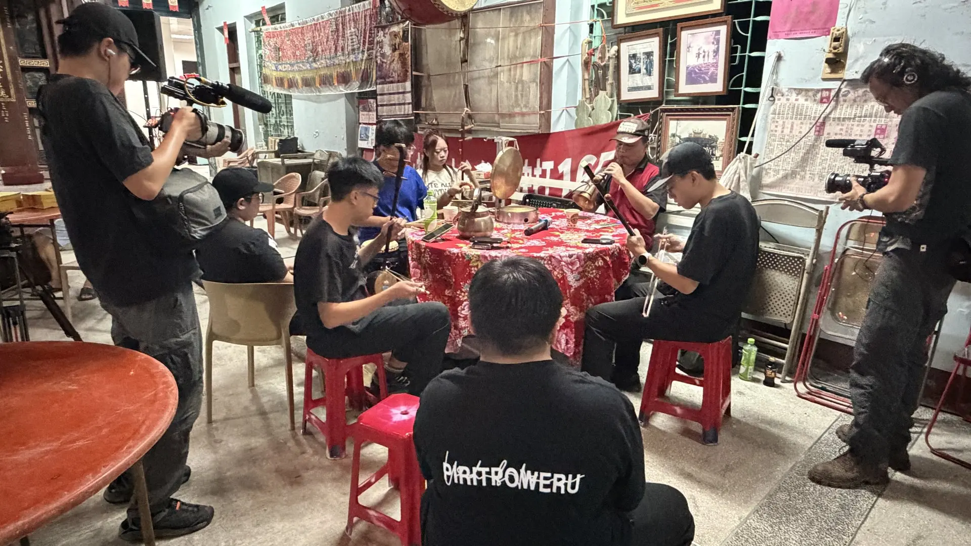 八音傳承不容易,美中客家八音社成立至今適逢20周年,長期培養的幼苗終於開始展露頭角。李慧宜攝