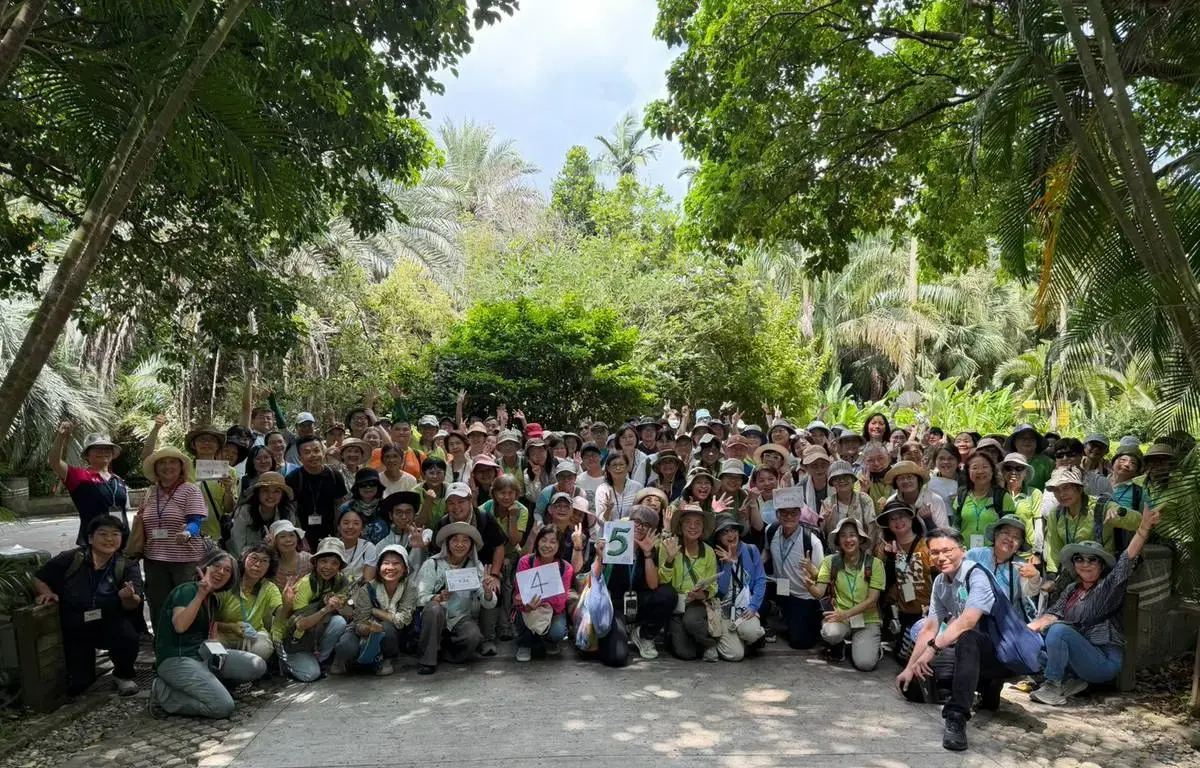 對於不熟悉植物園環境的民眾，可以透過團體引導，由志工帶領協助認識睡眠調整方法，練習靜心呼吸、放鬆身體與覺察壓力來源。林試所提供
