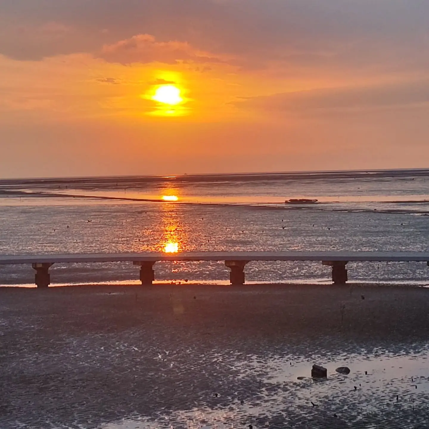 美麗十七公里海岸線的夕照。陳權欣攝