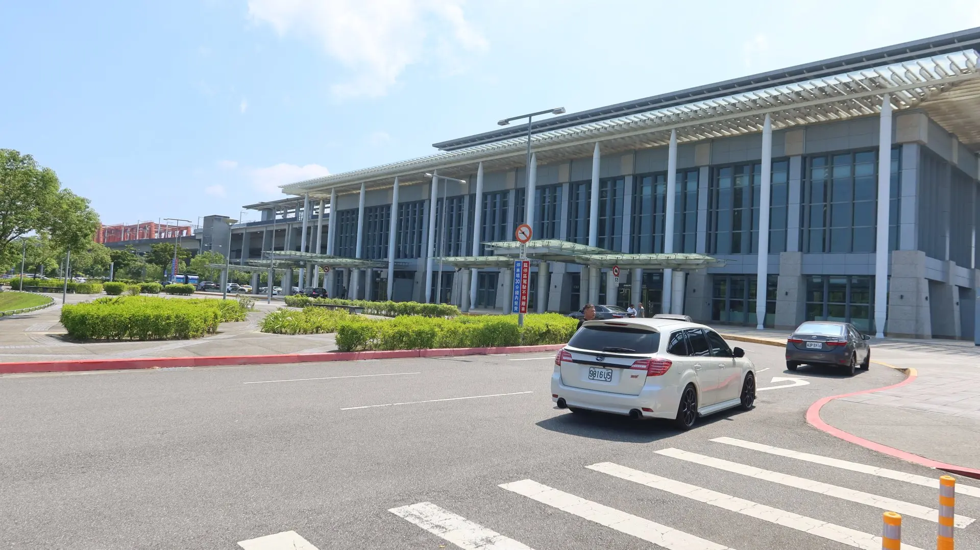 高鐵苗栗站除早晚上班尖峰時段有加班車外，多數時段南下北上一小時才一班，地方旅客希望能夠增班。何來美攝