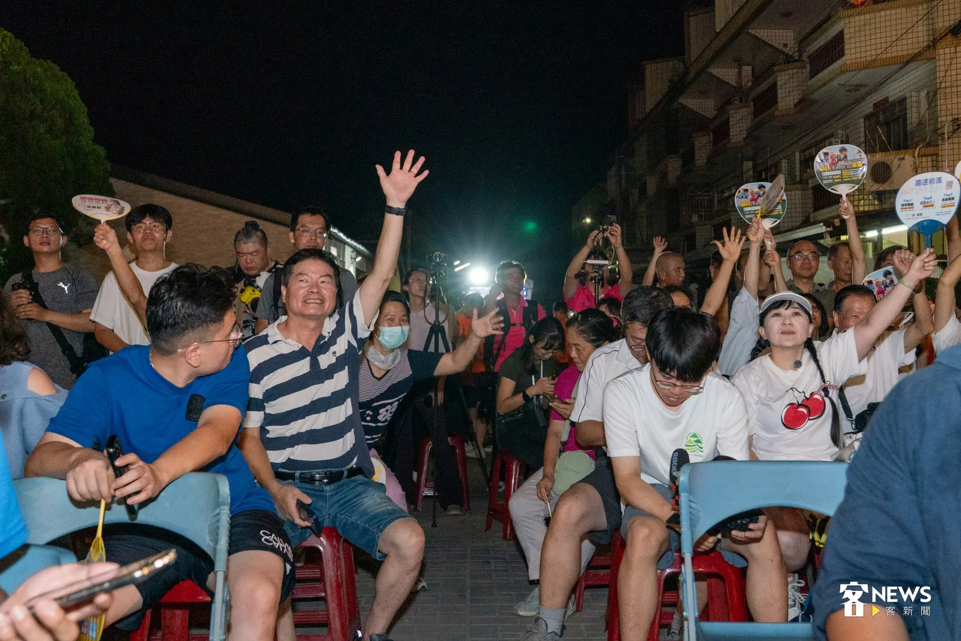 「澹仔火迎暗境」吸引在地庄民及外地民眾共襄盛舉,展現地方傳統活動的凝聚力。洪藝晅攝