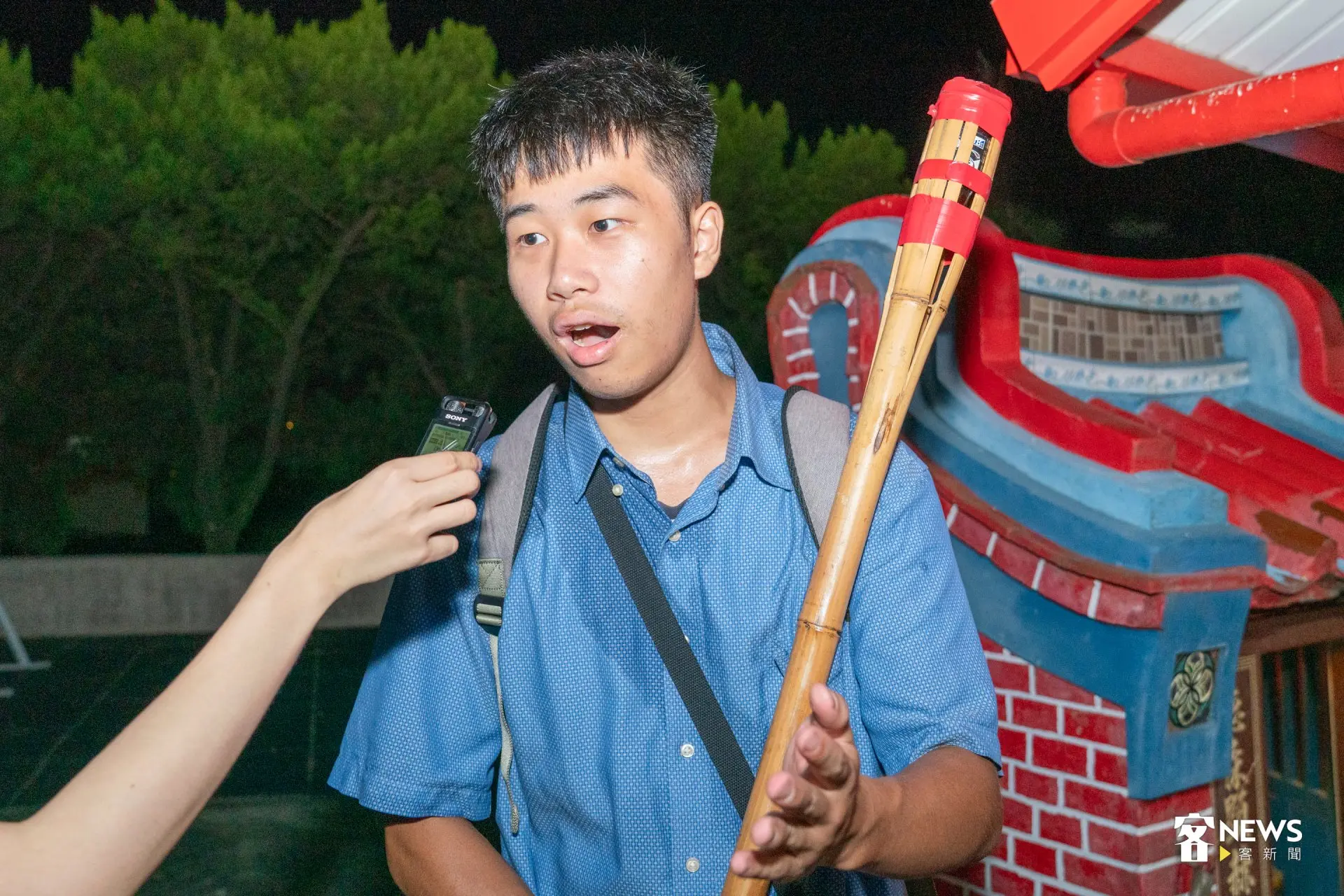 首次參與「澹仔火迎暗境」的陳孟宏,從大學開始學習客語,也持續回到崙背接觸詔安客家文化。洪藝晅攝