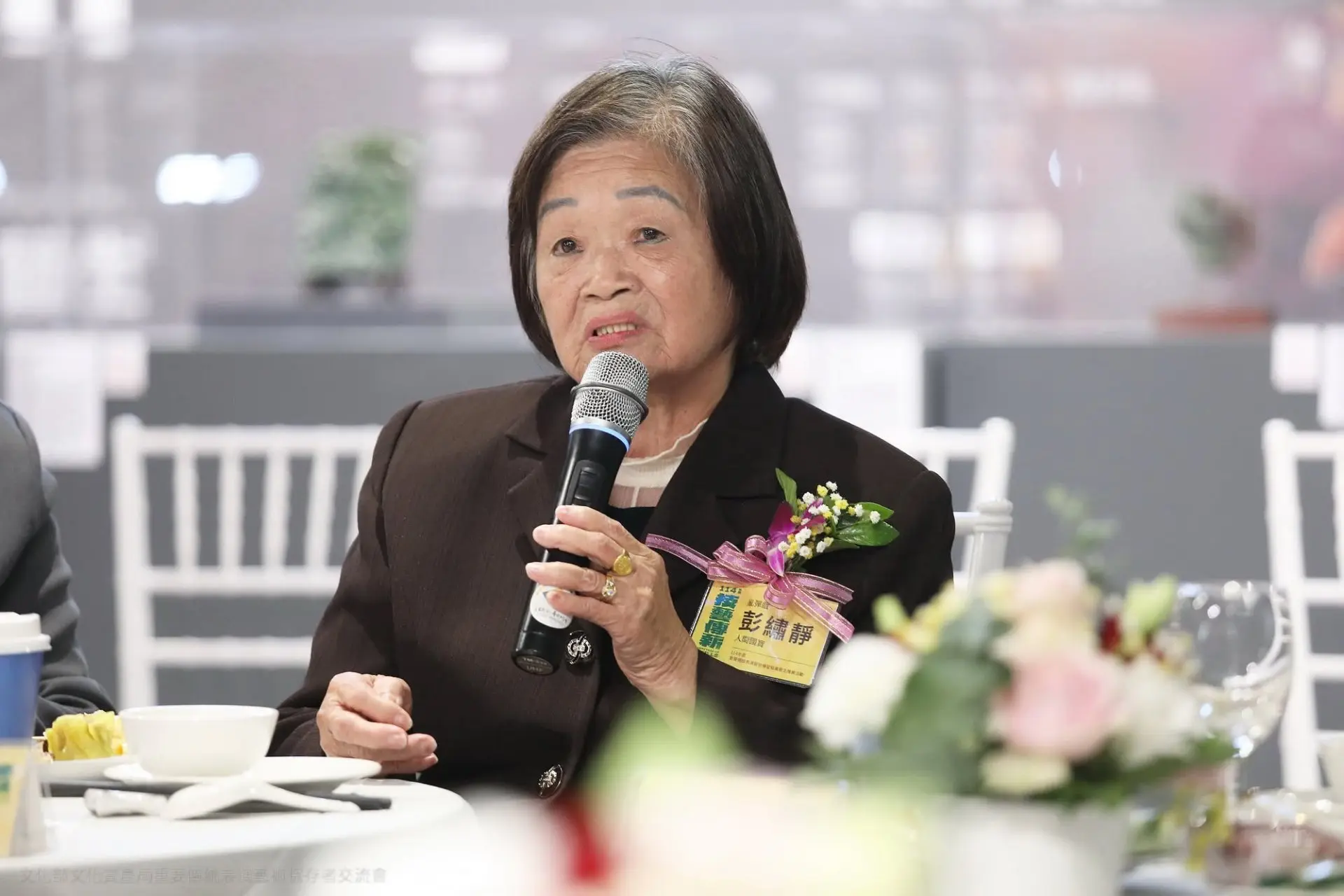 致力推動亂彈戲曲，彭繡靜榮獲第7屆國家文化資產保存獎「保存傳承類」。翻攝文化部文化資產局FB