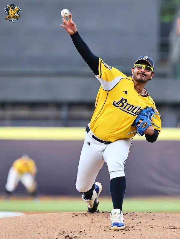 中職中信兄弟4日靠著洋投羅戈（Nivaldo Rodriguez）7局失1分優質先發，率隊以12比1擊敗台鋼雄鷹。中信兄弟提供