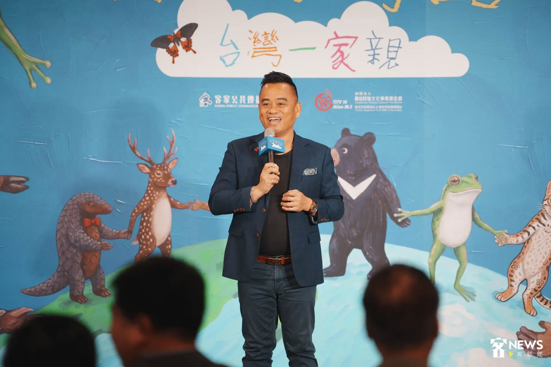 原住民族文化事業基金會董事長瑪拉歐斯盛讚，語言會拉近彼此距離，相信客語、河洛話、新住民都是如此。范修語攝
