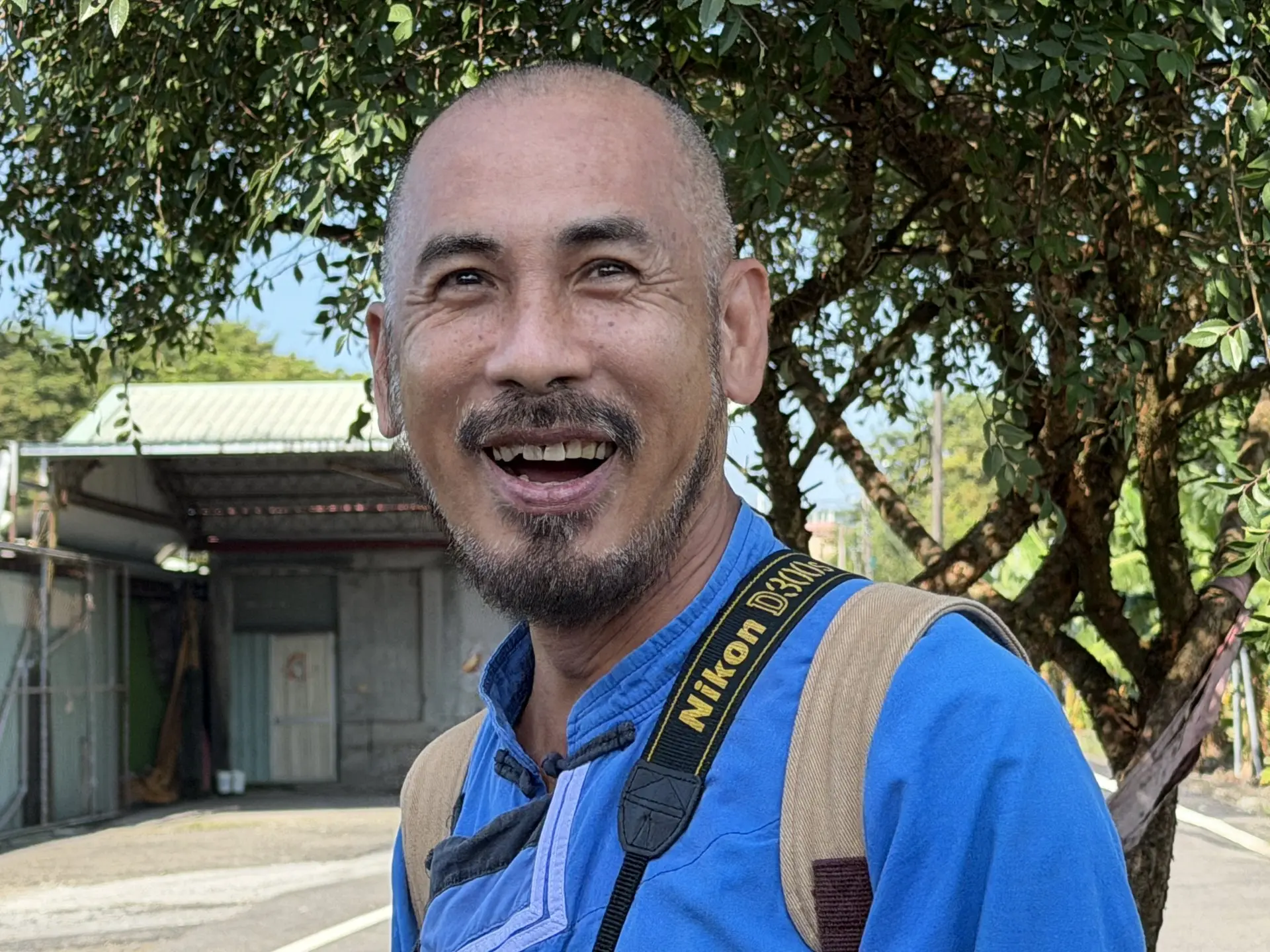 唯有回家、重返童年，小鄧才能擁有這樣的笑容，而這份力量也回饋家鄉，重現「雞油樹下」原本的風貌。李慧宜攝