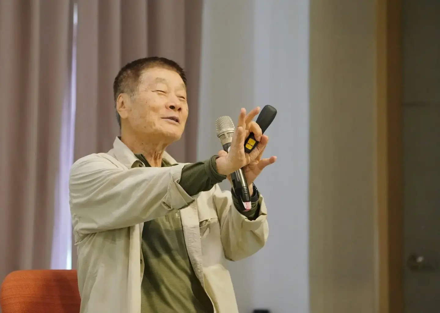徐仁修的演講風趣幽默，他敘述自己在雨林拍攝所遇到的各種奇特經歷，讓觀眾感覺新鮮。莊勝鴻攝