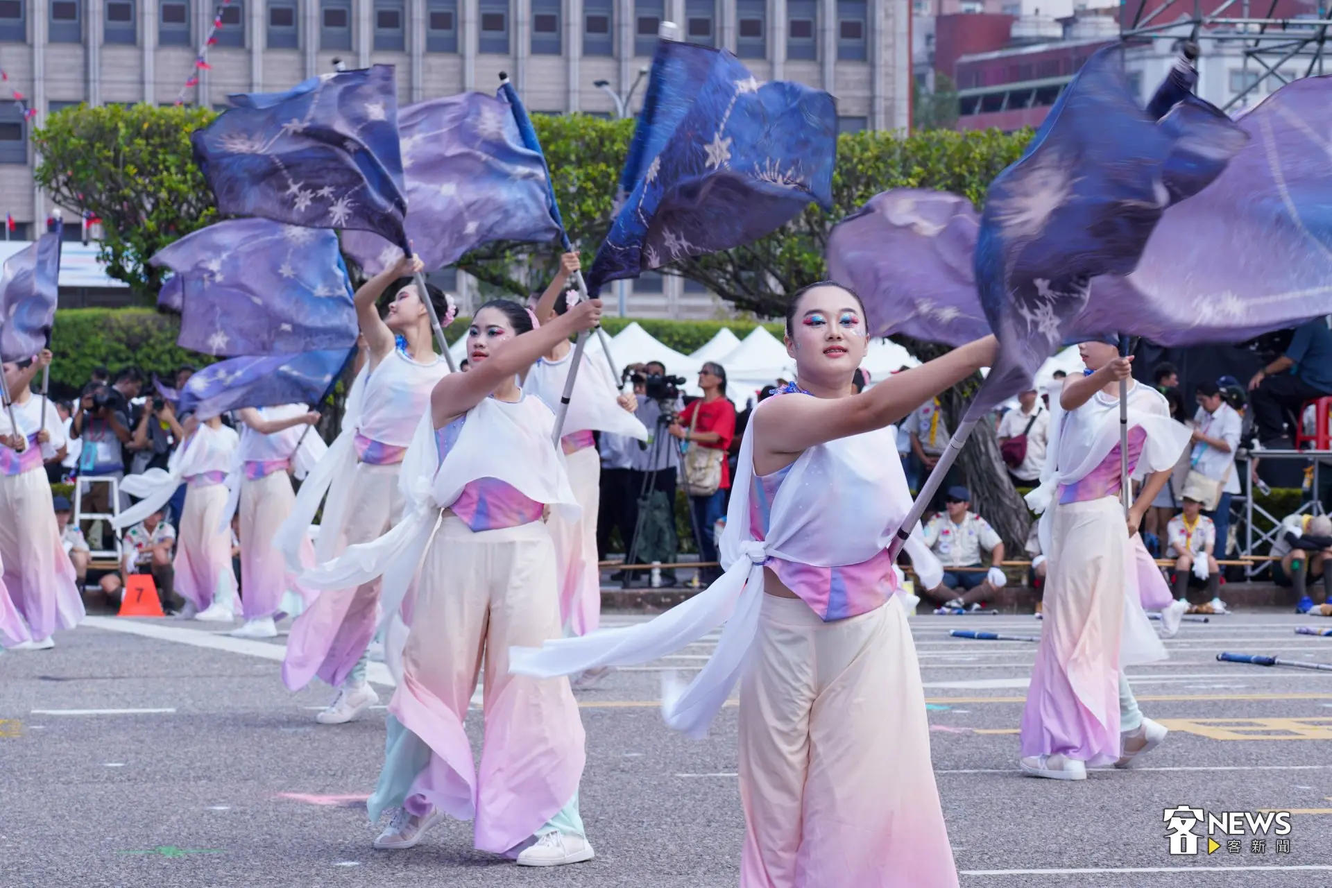 115年（2026年）雙十國慶大會表演活動，曉明女中帶來「星圖璀璨光耀雙十」。洪藝晅攝