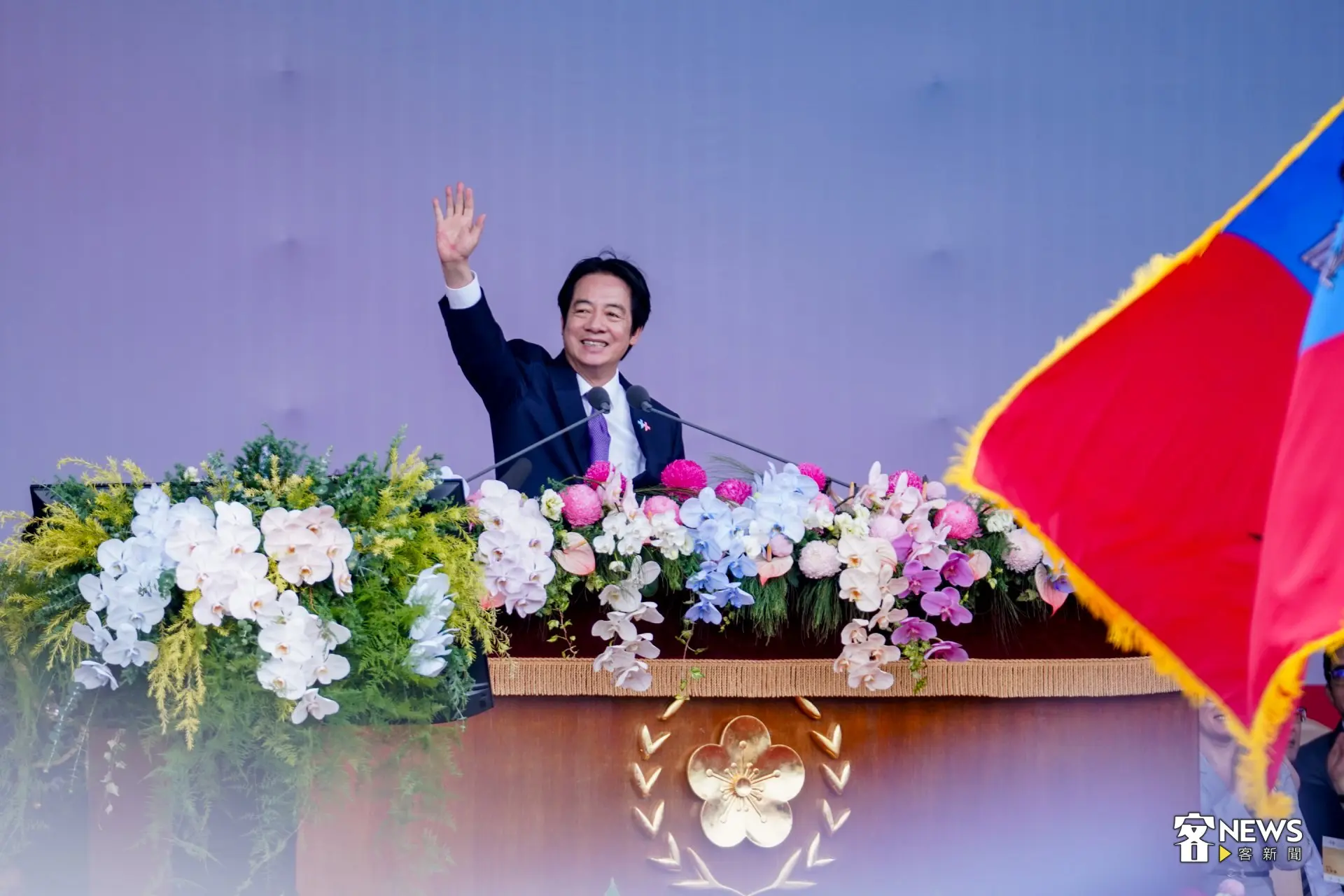 總統賴清德今（10）天上午在統統府廣場前發表國慶演說，強調將打造打造「山巔之城」，而穩固的地基就是人民生活。洪藝晅攝