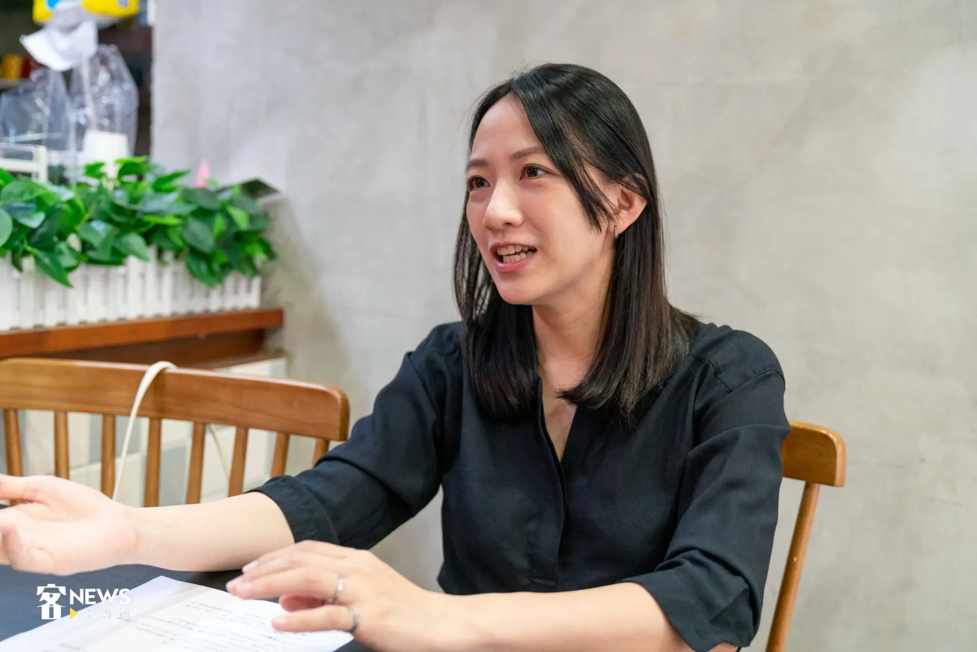 范宸菲起一路走來的廣播生涯，以及重新找回客家認同的過程。李宥妍攝