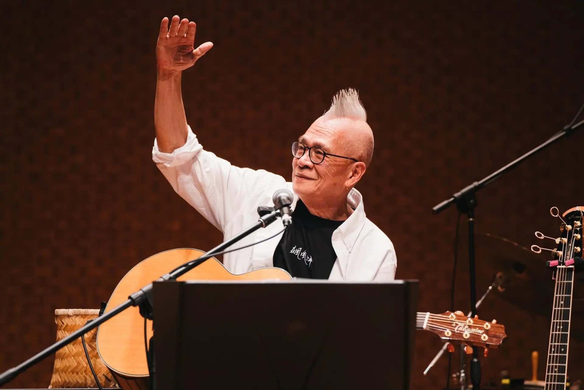 陳永淘自80年代開始展開客語歌曲創作，被譽為客家吟遊詩人歌手，歌曲充滿對土地的凝視。陳永淘提供