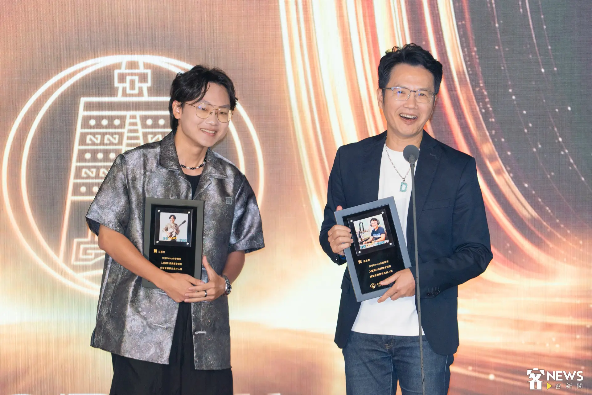 溫士凱（右）、江晟榮（左）《作客Danny的音樂家》入圍類型音樂節目主持人獎。廖晟文攝