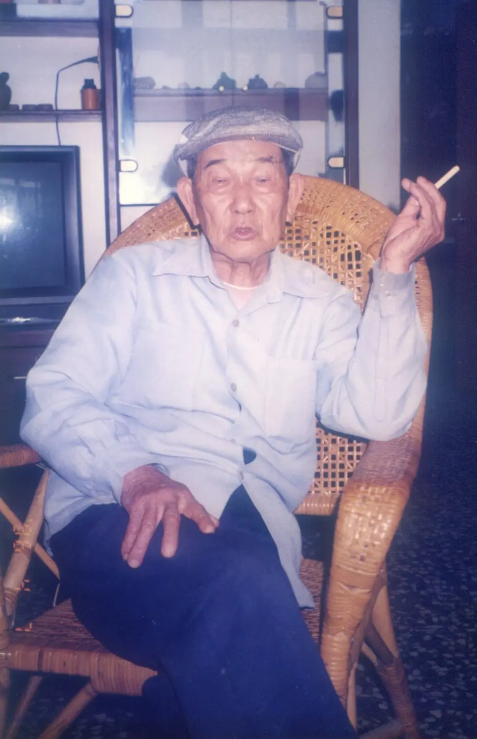 石圍墻先賢陳北開早年曾教子弟班，也當過公館鄉農會理事長，他說石圍墻特產紅棗也是陳家從廣東引進石圍墻種植。何來美攝