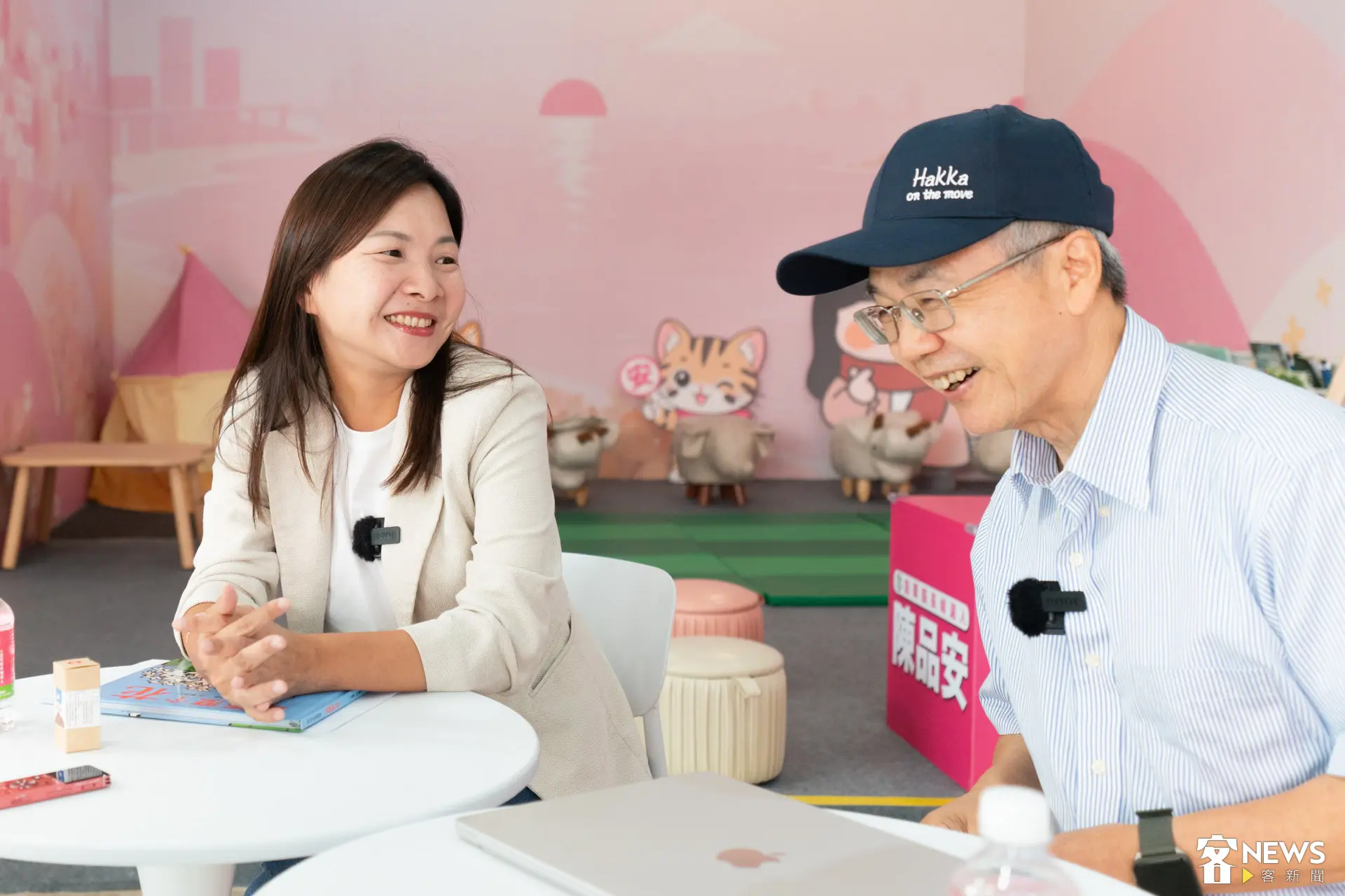 民進黨籍苗栗縣長候選人陳品安接受《客新聞》專訪，並與張維安教授深度對談苗栗的發展問題。廖晟文攝