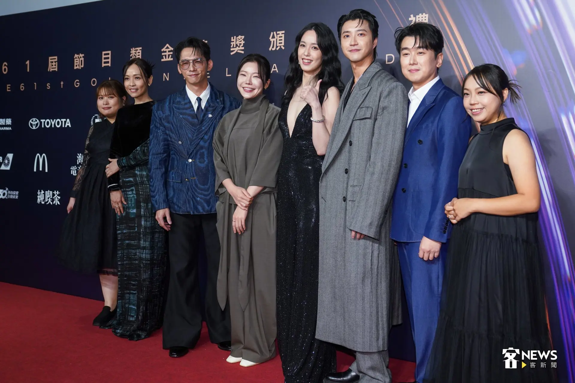 《廚師的迫降：客家廚房2》主持群温昇豪、陳庭妮、江宏傑等人亮相第61屆金鐘獎紅毯，力拚實境節目主持人獎。朱愷元攝